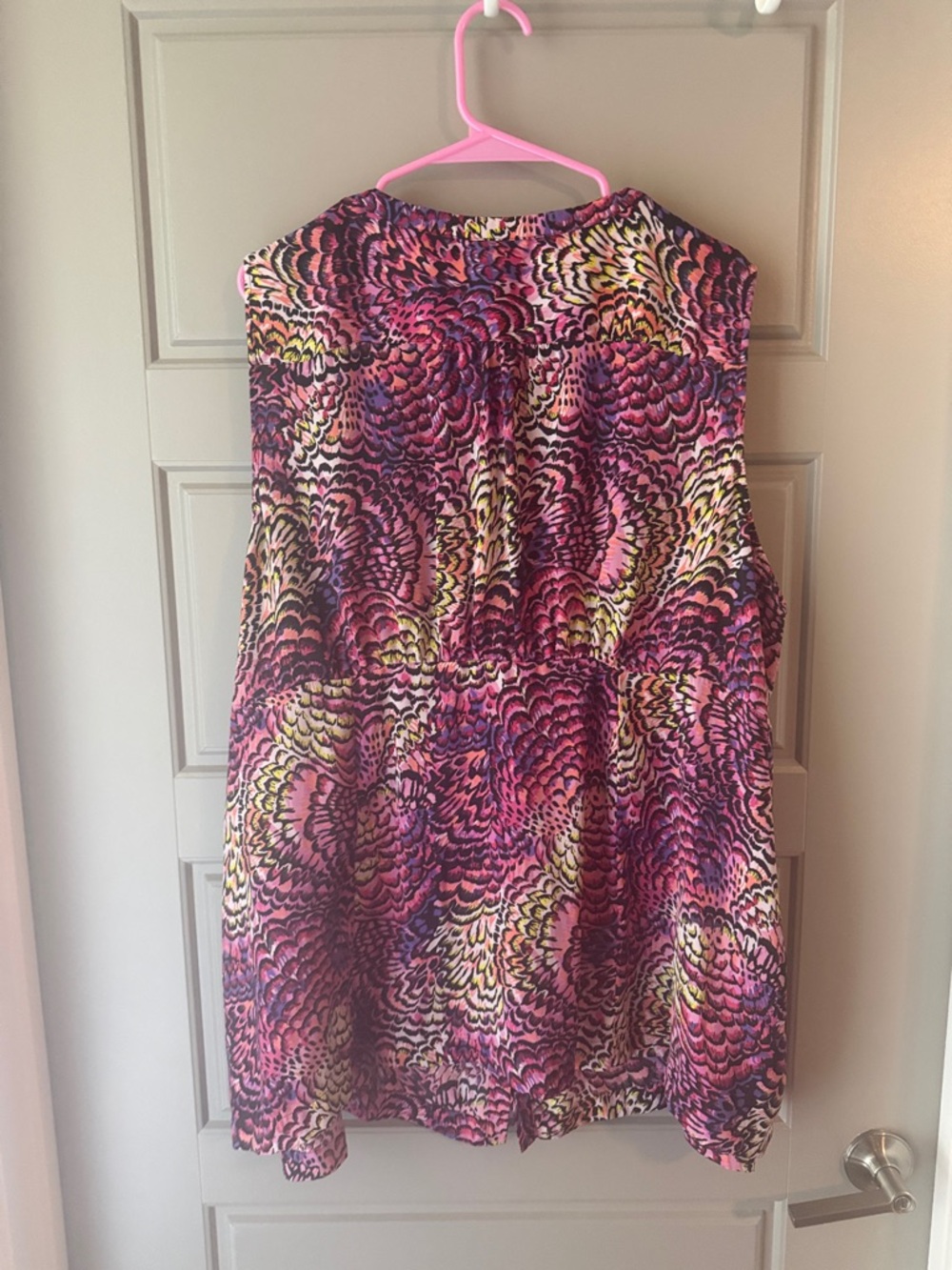 Lane Bryant Sleeveless V-Neck Abstract Print Blouse in Pink and Yellow - Picture 2 of 3